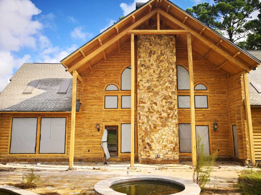 Log Cabin Restoration With Sandblasting