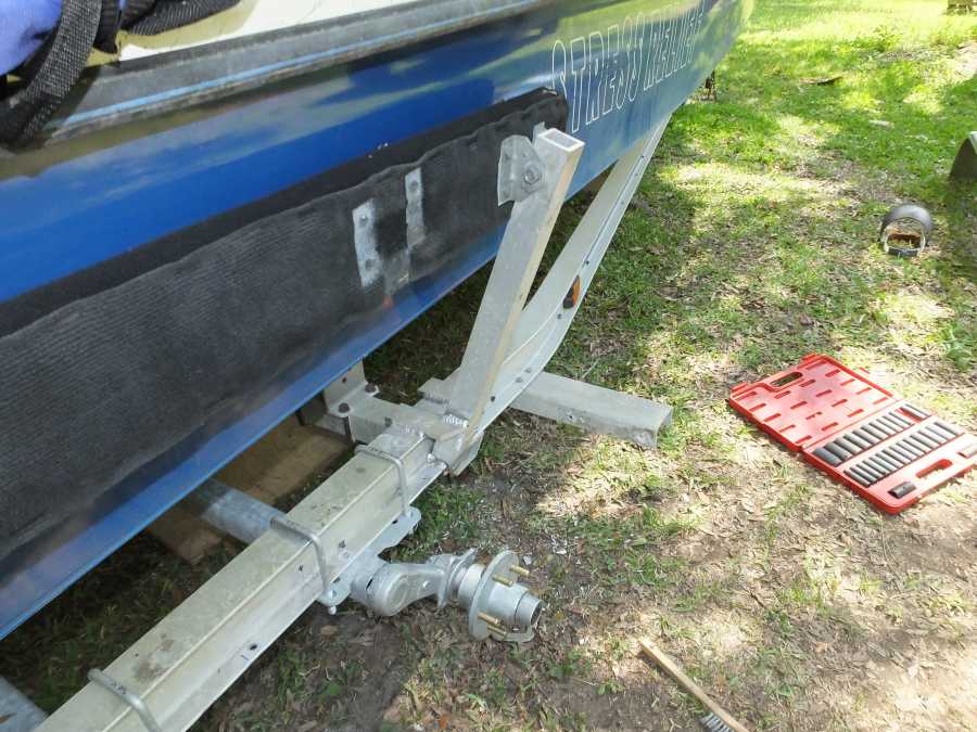 adding an extra axle to an aluminum boat trailer in st augustine fl. 