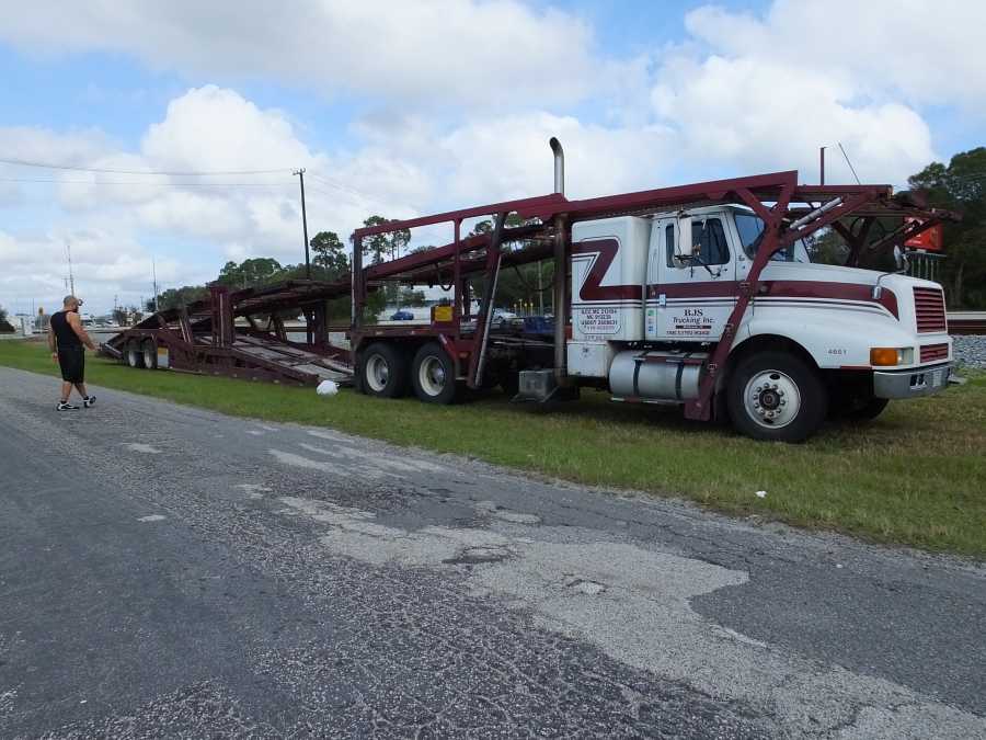 Car Hauler welding rebuilds & repairs pictures