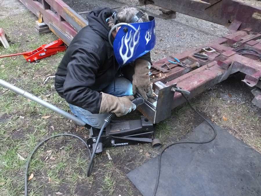 Car hauler welding rebuilding repairing