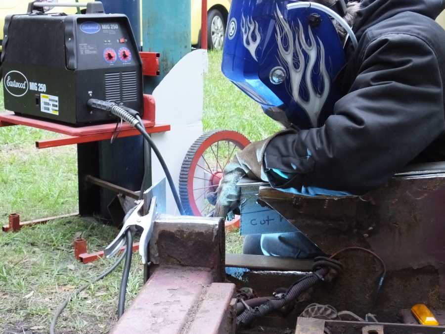 Car hauler welding rebuilding repairing