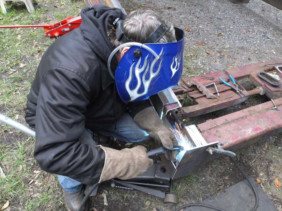 Car hauler welding rebuilding repairing