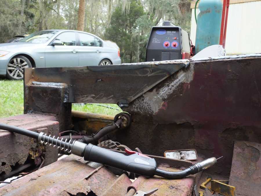 Car hauler welding rebuilding repairing