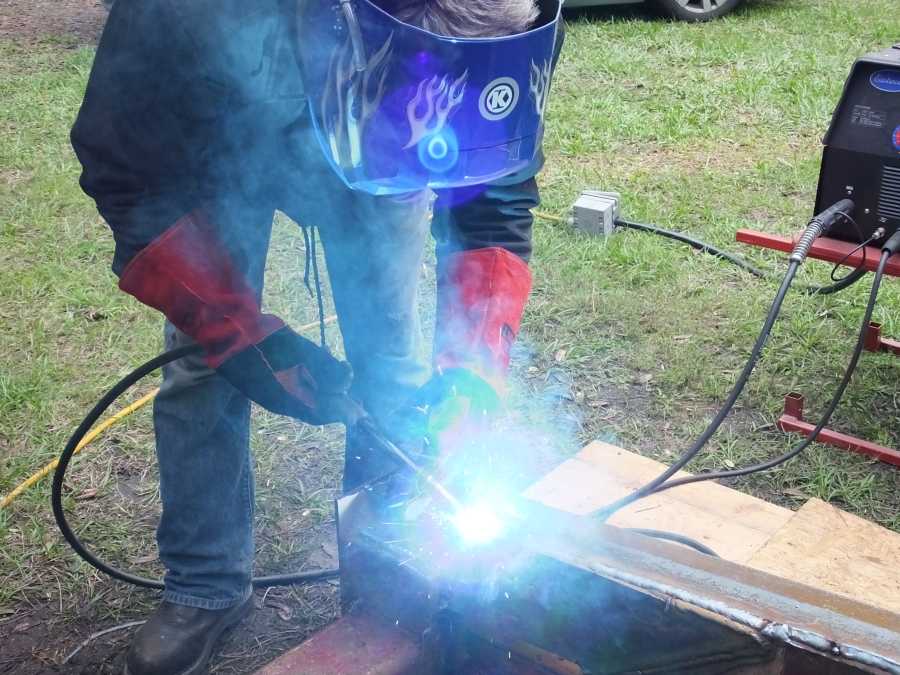 Car hauler welding rebuilding repairing