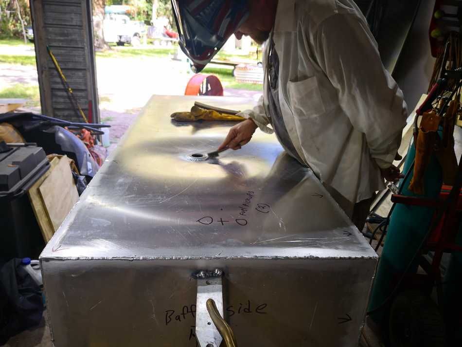 Boat fuel tank fabrication and building new