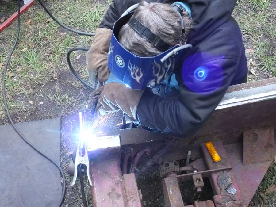 Car hauler welding rebuilding repairing