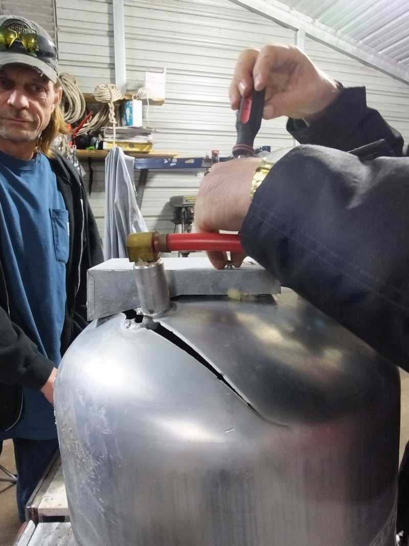 AL_tank_repair-02.jpg